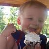 landon and cupcakes